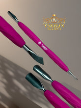 Manicure pusher Gummy with silicone handle UNIQ 10 TYPE 4.2 (rounded narrow pusher and bent blade)