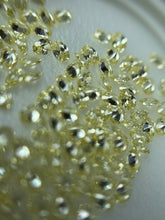 Zirconia Oval Flores