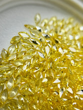 Zirconia Marquise Flores