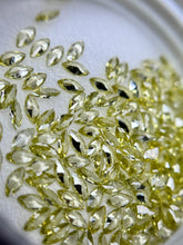 Zirconia Marquise Flores